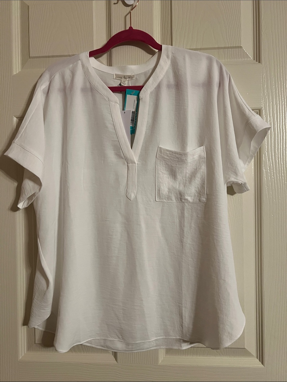 nine britton White Short Sleeve V-Neck Pocket Blouse